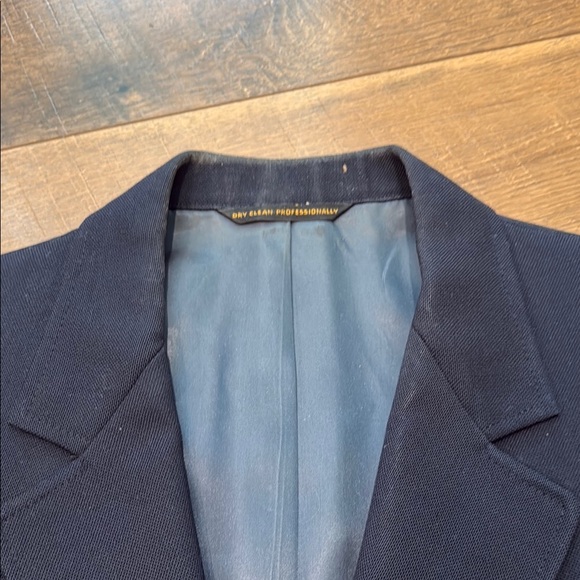 Navy Classic Blazer with Notched Lapels and Textured Fabric - Picture 2 of 6